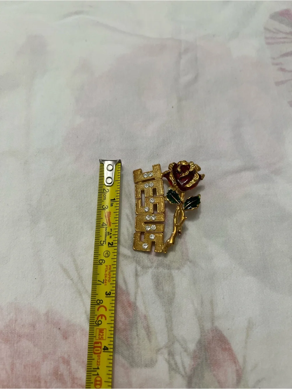 Gold Tone Jesus White Rhinestones Red Green Rose Enamel Brooch Pin